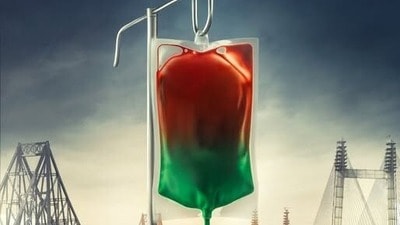 কলকাতার বুকে মিশে যাচ্ছে লাল-সবুজ রক্ত!