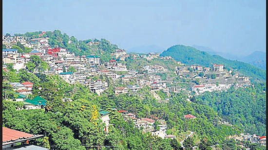 India’s hill stations are grappling with excessive solid waste and sewage, water shortages, traffic congestion, deforestation, and slope instability. (HT Archive)