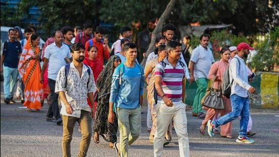 The clarification came after a series of posts, reportedly being shared since April 13 (when protests turned violent in Noida) alleged that workers employed in industries across Noida and Greater Noida were receiving salaries after arbitrary deductions by factory managements. (HT Photo)