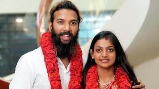 Monalisa Pregnant: మోనాలిసా కేసులో పెద్ద ట్విస్ట్.. ఆమె ప్రెగ్నెంట్ అట.. పోలీసులకు చెప్పిన భర్త..
