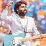 বউ কোয়েলকে নিয়ে ভোট দিলেন অরিজিৎ সিং। 