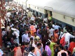 వేసవిలో రద్దీ (ప్రతీకాత్మక చిత్రం)
