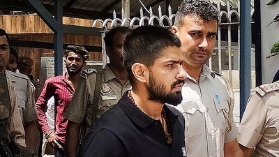 ఓటీటీలోకి గ్యాంగ్స్టర్ లారెన్స్ డాక్యుమెంటరీ- స్ట్రీమింగ్ అడ్డుకున్న కేంద్రం- జీ5కి ఎదురుదెబ్బ- ఎందుకంటే? (PTI) ఓటీటీలోకి గ్యాంగ్స్టర్ లారెన్స్ డాక్యుమెంటరీ- స్ట్రీమింగ్ అడ్డుకున్న కేంద్రం- జీ5కి ఎదురుదెబ్బ- ఎందుకంటే? (PTI)