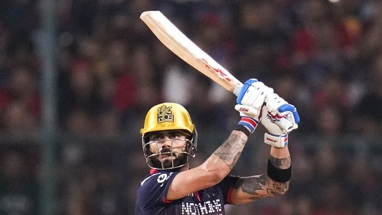 విరాట్ కోహ్లీ రికార్డుల మోత.. (PTI)