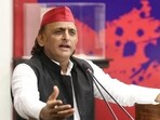 Samajwadi Party president Akhilesh Yadav addressing media persons in Lucknow on Saturday. (HT)