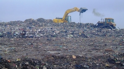 After hearing both sides, the court granted the authorities one “last opportunity” to take immediate action, failing which, it said, the dumping ground would be closed. (HT File) After hearing both sides, the court granted the authorities one “last opportunity” to take immediate action, failing which, it said, the dumping ground would be closed. (HT File)