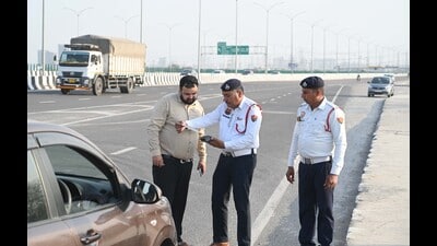 Recovery ratio across key violations remains low, with most dues from camera-detected offences as motorists delay or contest penalties. (HT Archive) Recovery ratio across key violations remains low, with most dues from camera-detected offences as motorists delay or contest penalties. (HT Archive)