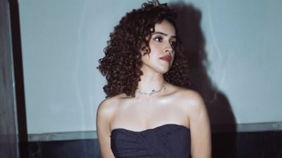 <p>డార్క్ కామెడీ మూవీగా తెరకెక్కిన టోస్టర్ మూవీ ఇప్పుడు నెట్ ఫ్లిక్స్ లో స్ట్రీమింగ్ అవుతోంది. </p> (instagram-Sanya Malhotra) <p>డార్క్ కామెడీ మూవీగా తెరకెక్కిన టోస్టర్ మూవీ ఇప్పుడు నెట్ ఫ్లిక్స్ లో స్ట్రీమింగ్ అవుతోంది. </p> (instagram-Sanya Malhotra)