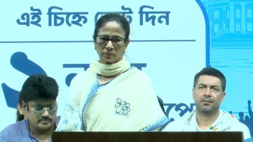 ভবানীপুরে বিরক্ত মমতা বন্দ্যোপাধ্যায়।