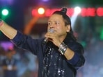Kailash Kher gets angry, slams people for making artists a clown.