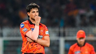 কেলেঙ্কারি! অভিষেককে দেখেই হাত ধরে হোটেলে হ্যাঁচকা টান মহিলার, এরপর?(ANI Photo) কেলেঙ্কারি! অভিষেককে দেখেই হাত ধরে হোটেলে হ্যাঁচকা টান মহিলার, এরপর?(ANI Photo)