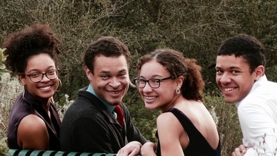 Cole Tomas Allen is seen in this picture with family members including brother Gabriel, right, and his sisters Stephanie and Avriana. (X\@JessicaCostescu) Cole Tomas Allen is seen in this picture with family members including brother Gabriel, right, and his sisters Stephanie and Avriana. (X\@JessicaCostescu)