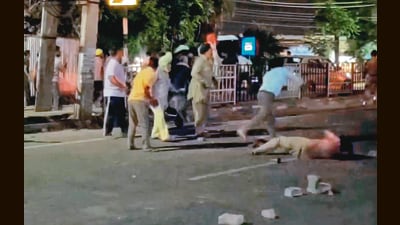 On Saturday night, a faction of the Bhawanigarh truck union had hurled stones at police, leaving three cops injured. (HT) On Saturday night, a faction of the Bhawanigarh truck union had hurled stones at police, leaving three cops injured. (HT)