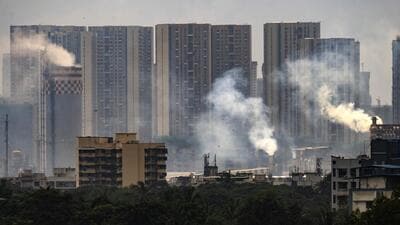 Smoke rises from industrial units in Chembur (HT Photo) Smoke rises from industrial units in Chembur (HT Photo)