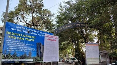 Spread over 8.5 acres at the entrance of the plush Bandra-Kurla Complex, the colony has 686 tenements, including 30 commercial spaces, in its 29 buildings. Spread over 8.5 acres at the entrance of the plush Bandra-Kurla Complex, the colony has 686 tenements, including 30 commercial spaces, in its 29 buildings.