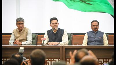 The exodus of some of the party’s key functionaries, and even founders, rather than a clamour for a more vibrant intra-party debate, raises serious questions about AAP’s ability to thrive as a political party, or at least, retain its core functionaries. (Sabchit Khanna/HT Photo)