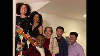 Cole Allen seen with his family: Mother and Father along with three siblings Gabriel, Avriana and Stephanie. (X\ @Simo7809957085 | Simo Saadi) Cole Allen seen with his family: Mother and Father along with three siblings Gabriel, Avriana and Stephanie. (X\ @Simo7809957085 | Simo Saadi)