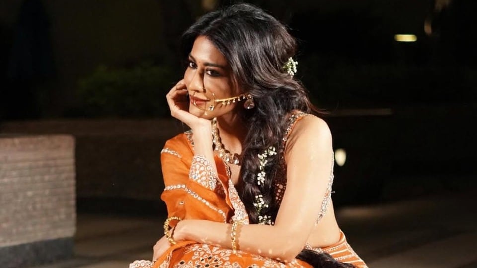 <p>చిత్రాంగద గ్రేస్ ఫుల్ లుక్ అందరినీ ఆకట్టుకుంది. నటి తన ర్యాంప్ వాక్ ఫోటోలను ఇన్‌స్టాగ్రామ్ ఖాతాలో షేర్ చేసుకుంది.</p>(instagram)