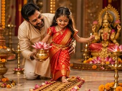 అదృష్ట దేవతలు: ఈ 5 నక్షత్రాల్లో పుట్టిన అమ్మాయిలు తండ్రికి లక్కీ చార్మ్.. మీ ఇంట్లో ఉన్నారా?