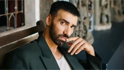60 ఏళ్ల వయసులో సిక్స్ ప్యాక్ ఎందుకు? నైపుణ్యానికి విలువ లేదు- బాలీవుడ్ హీరోలు, ప్రేక్షకుల తీరును ఎండగట్టిన నటుడు 60 ఏళ్ల వయసులో సిక్స్ ప్యాక్ ఎందుకు? నైపుణ్యానికి విలువ లేదు- బాలీవుడ్ హీరోలు, ప్రేక్షకుల తీరును ఎండగట్టిన నటుడు