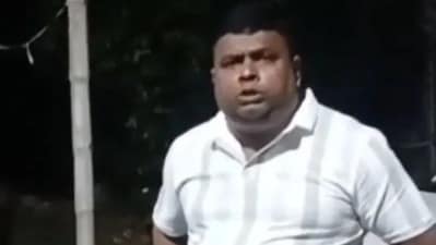বর্ধমান ২২ নম্বর ওয়ার্ডের কাউন্সিলর নাড়ুগোপাল ভকতকে গ্রেফতার করা হয়। বর্ধমান ২২ নম্বর ওয়ার্ডের কাউন্সিলর নাড়ুগোপাল ভকতকে গ্রেফতার করা হয়।