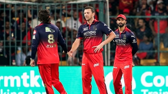 DC vs RCB IPL 2026 Live Score: RCB have taken six wickets of DC inside the first four overs.