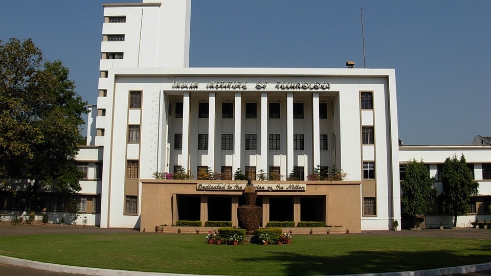 চরম অস্বস্তিতে IIT খড়গপুর!