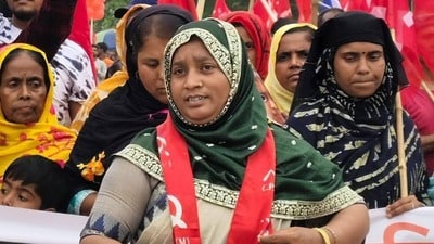 তামান্নার স্মৃতি আঁকড়েই কালীগঞ্জে লড়াইয়ে মা (সৌজন্যে টুইটার)