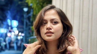 ভোট দিতে গিয়ে কী হল অহনার সঙ্গে?