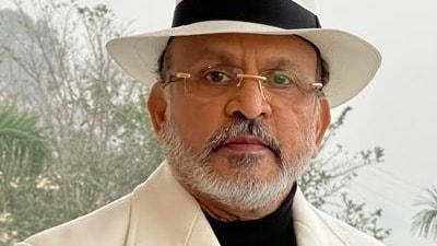 Intimate Scenes: ఆ సీన్లలో కట్ చెప్పినా హీరోలు వినరు.. హీరోయిన్లను బలవంతపెడతారు.. ప్రియాంక నాతో కిస్ సీన్ చేయలేదు: నటుడు Intimate Scenes: ఆ సీన్లలో కట్ చెప్పినా హీరోలు వినరు.. హీరోయిన్లను బలవంతపెడతారు.. ప్రియాంక నాతో కిస్ సీన్ చేయలేదు: నటుడు