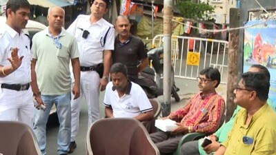মমতা বন্দ্যোপাধ্যায়ের ভাই কার্তিক বন্দ্যোপাধ্যায়কে হুঁশিয়ারি দিল পুলিশ। মমতা বন্দ্যোপাধ্যায়ের ভাই কার্তিক বন্দ্যোপাধ্যায়কে হুঁশিয়ারি দিল পুলিশ।