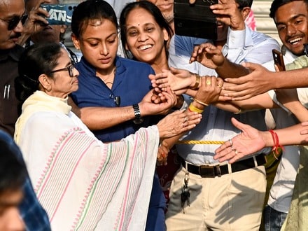  'প্রথা' ভাঙলেন তৃণমূল সুপ্রিমো। 