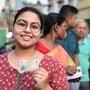 দ্বিতীয় দফায় সকাল-সকাল উত্তর ২৪ পরগনায় ভোটের লাইনে এক যুবতী। (ছবি সৌজন্যে, ফেসবুক Chief Electoral Officer West Bengal﻿)