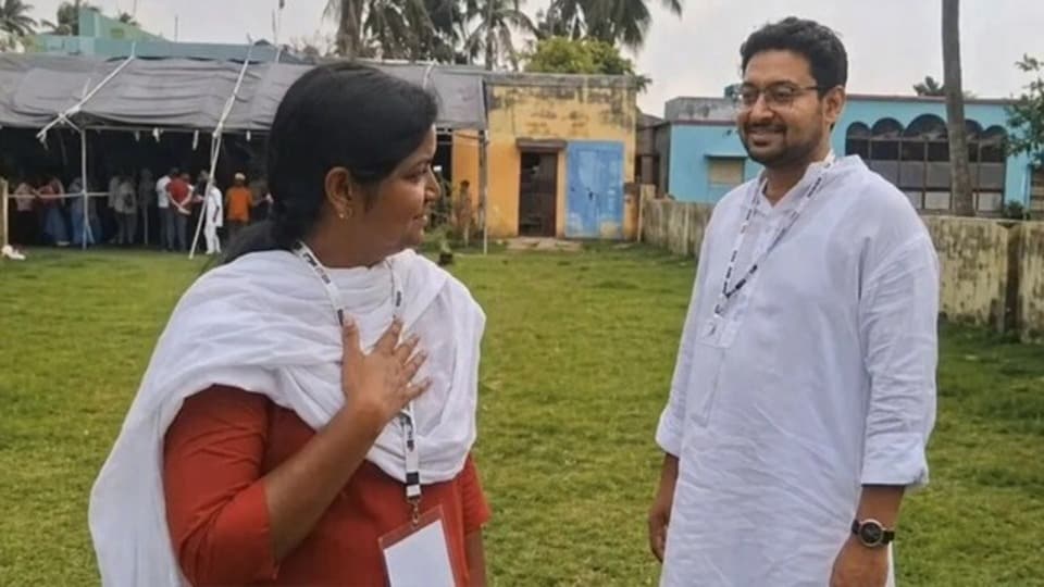শীর্ষণ্য-মীনাক্ষীর 'মিষ্টি হাসি' ঘিরে তোলপাড় রাজ্য