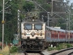 పలు ప్రత్యేక రైళ్లు పొడిగింపు