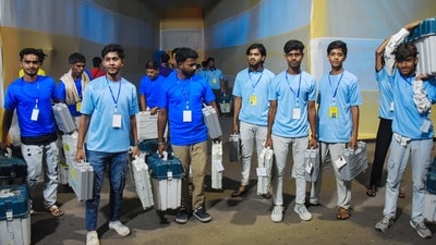 গণনাকেন্দ্রে অবৈধ প্রবেশ রুখতে বড় সিদ্ধান্ত কমিশনের (Utpal Sarkar ) গণনাকেন্দ্রে অবৈধ প্রবেশ রুখতে বড় সিদ্ধান্ত কমিশনের (Utpal Sarkar )