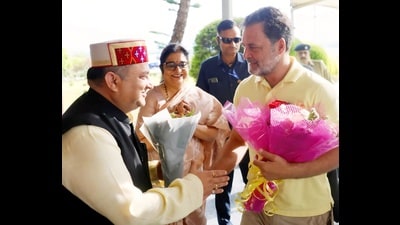 Himachal Pradesh Congress Committee chief Vinay Kumar welcoming Rahul Gandhi during his Kangra visit on Thursday. (PTI)