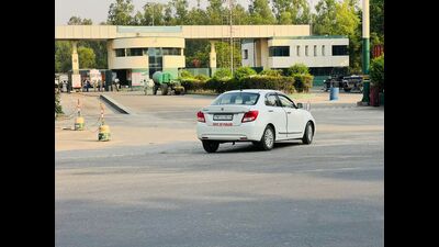 The PPCB team, comprising at least 18 officials, arrived in six vehicles around 2 pm and inspected the premises, according to people familiar with the matter. (HT) The PPCB team, comprising at least 18 officials, arrived in six vehicles around 2 pm and inspected the premises, according to people familiar with the matter. (HT)