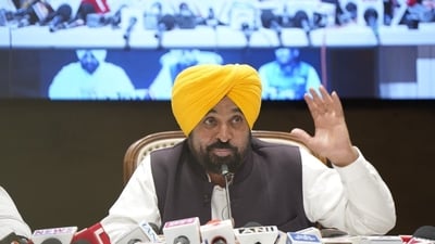 Beneficiaries of Punjab’s Sehat scheme recover after knee replacement surgeries at a government hospital. Beneficiaries of Punjab’s Sehat scheme recover after knee replacement surgeries at a government hospital.