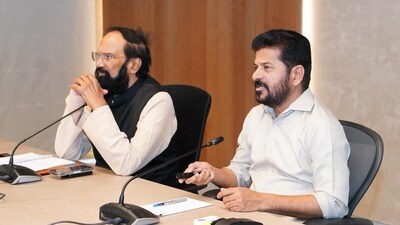 సీఎం రేవంత్ రెడ్డి, మంత్రి ఉత్తమ్ కుమార్ రెడ్డి సీఎం రేవంత్ రెడ్డి, మంత్రి ఉత్తమ్ కుమార్ రెడ్డి