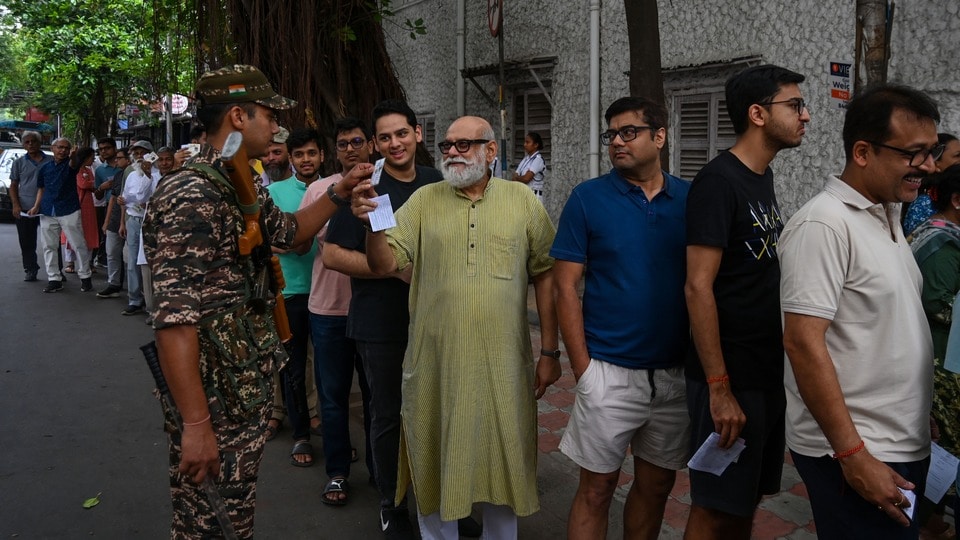 সর্বভারতীয় রেকর্ড গড়ল পশ্চিমবঙ্গ(Hindustan Times)
