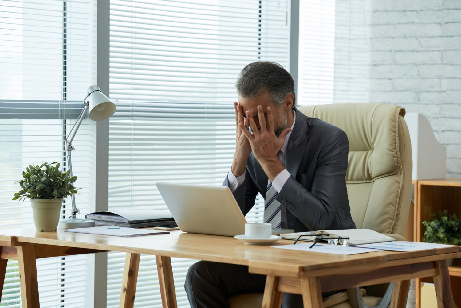 Experiencing anxiety at work due to difficulty engaging in social situations, along with making mistakes because of inattention, can significantly impact both performance and overall well-being. (Picture credit: Freepik) Experiencing anxiety at work due to difficulty engaging in social situations, along with making mistakes because of inattention, can significantly impact both performance and overall well-being. (Picture credit: Freepik)