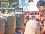 Several restaurateurs also pointed to supply disruptions that have forced them to procure cylinders at significantly higher rates from the black market. (RAJ K RAJ /HT PHOTO)