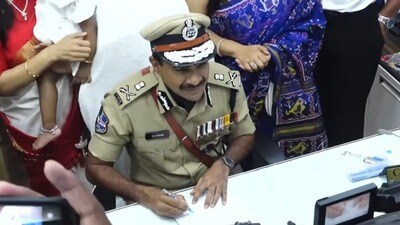 తెలంగాణ కొత్త డీజీపీగా సీవీ ఆనంద్ బాధ్యతలు తెలంగాణ కొత్త డీజీపీగా సీవీ ఆనంద్ బాధ్యతలు