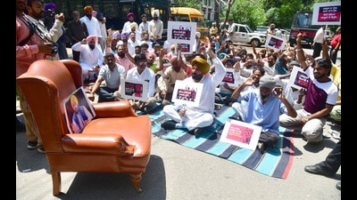 Punjab Congress president Amarinder Singh Raja Warring leading the protest against Punjab government in Chandigarh on Friday. (Ravi Kumar/HT)