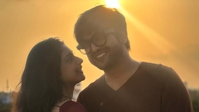 সাক্ষী থাকল পড়ন্ত সূর্য, খোলা ছাদে রোম্যান্স ডুব দিল সৌরভ-শুভস্মিতা, বিয়েটা কবে সাক্ষী থাকল পড়ন্ত সূর্য, খোলা ছাদে রোম্যান্স ডুব দিল সৌরভ-শুভস্মিতা, বিয়েটা কবে