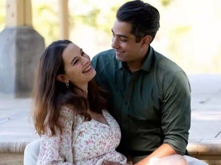 বিয়ের ৫ বছরের মধ্যেই বিচ্ছেদের পথে হাঁটছেন এভলিন