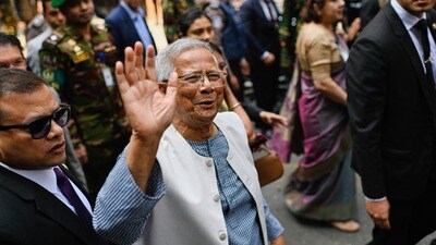 রোষের মুখে পড়েছেন মহম্মদ ইউনুস। (ফাইল ছবি, সৌজন্যে এপি) রোষের মুখে পড়েছেন মহম্মদ ইউনুস। (ফাইল ছবি, সৌজন্যে এপি)