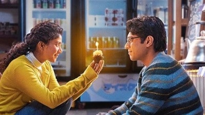 প্রথম দিনে কেমন আয় করল আমির পুত্রের ‘এক দিন’?