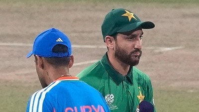 ‘হ্যান্ডশেক বিতর্ক’ নিয়ে বিস্ফোরক পাক অধিনায়ক (AP) ‘হ্যান্ডশেক বিতর্ক’ নিয়ে বিস্ফোরক পাক অধিনায়ক (AP)